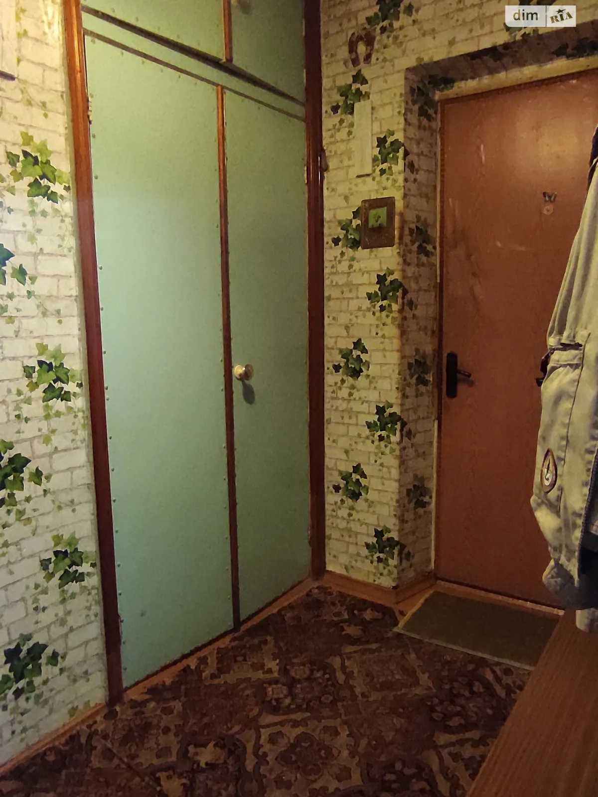Продается 3-комнатная квартира 61 кв. м в Жмеринке, ул. Космонавта Комарова, 12 - фото 1