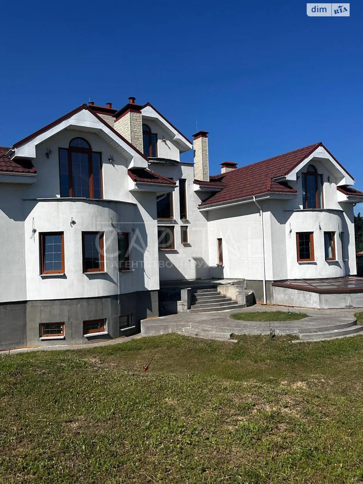 Продается дом на 3 этажа 570 кв. м с балконом, цена: 330000 $ - фото 1