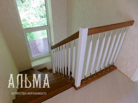 Продается дом на 2 этажа 160 кв. м с камином, цена: 200000 $