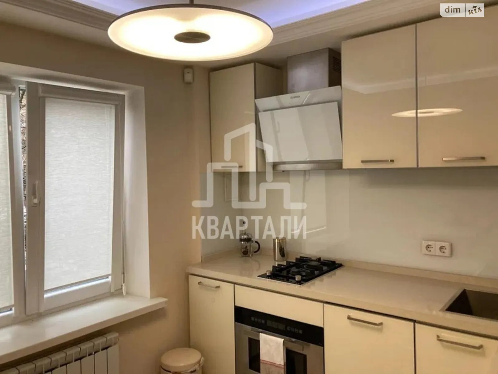 Продается 2-комнатная квартира 54 кв. м в Киеве, пл. Соломянская, 10 - фото 1