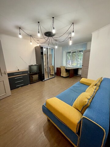 Продается 2-комнатная квартира 45 кв. м в Днепре, просп. Хмельницкого Богдана, 32