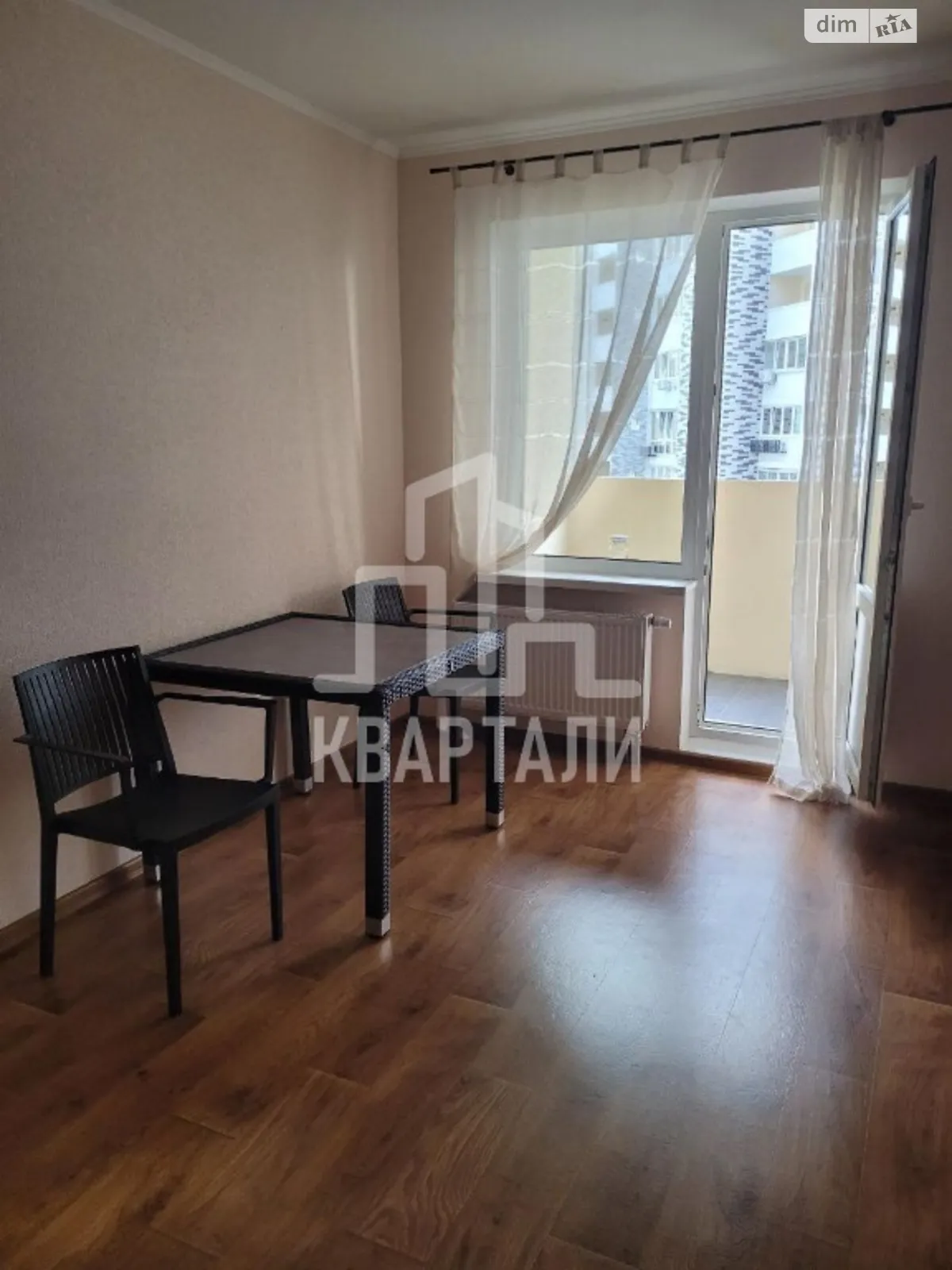 Продается 2-комнатная квартира 73 кв. м в Киеве, ул. Ревуцкого, 54 - фото 1