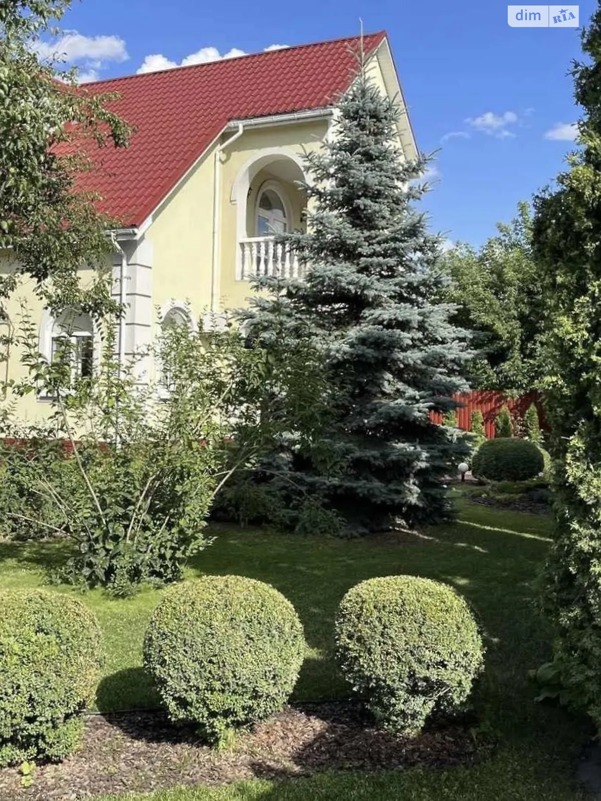 Продается дом на 2 этажа 200 кв. м с бассейном, ул. Пушкина