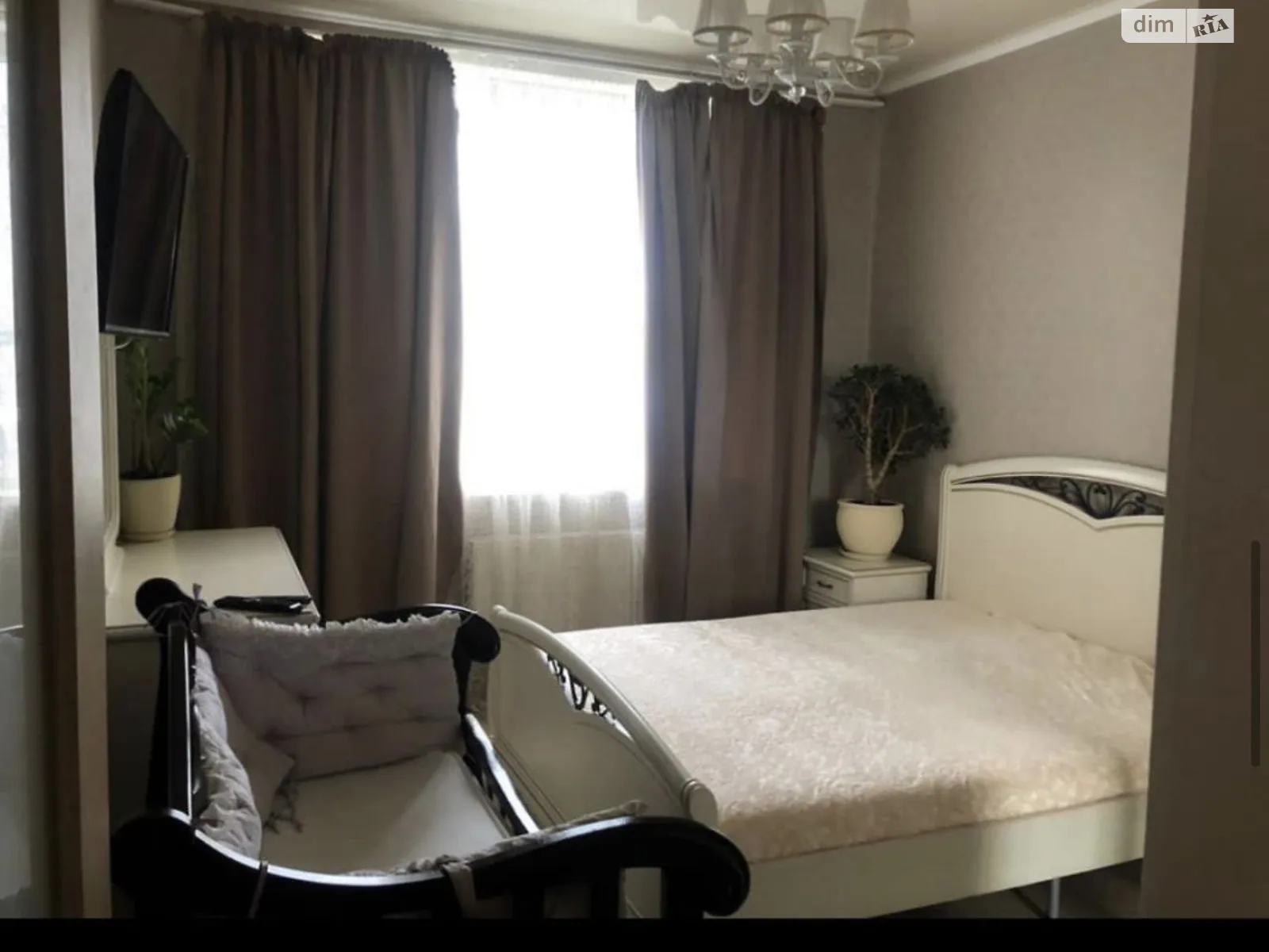 Продается 3-комнатная квартира 81 кв. м в Одессе, ул. Люстдорфская дорога - фото 1