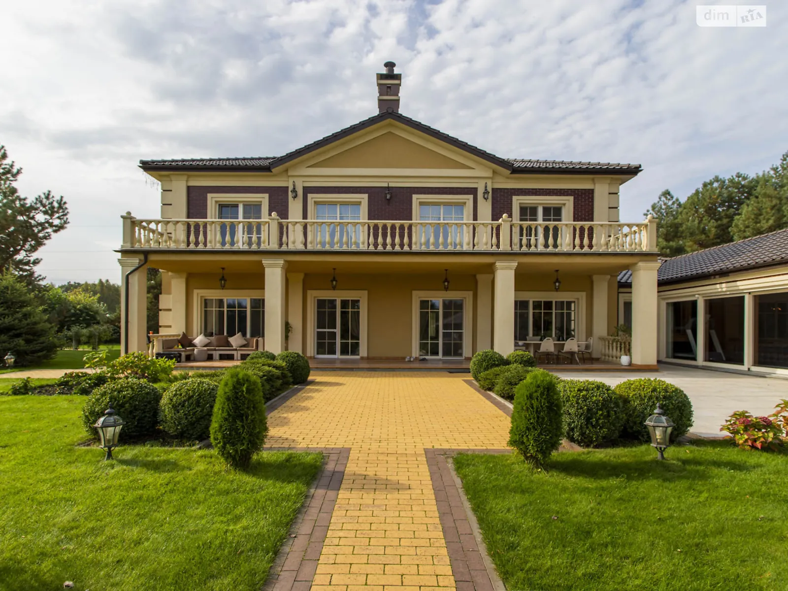 Продається будинок 2 поверховий 590 кв. м з подвалом, цена: 1500000 $ - фото 1