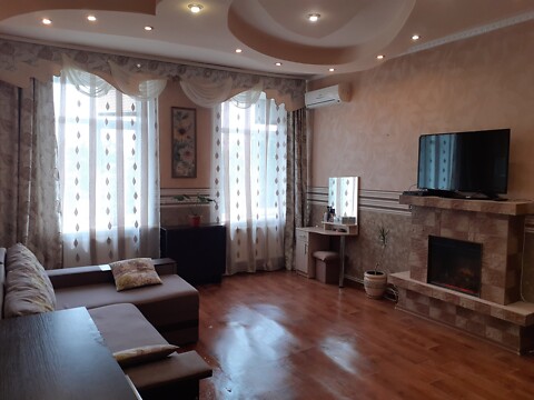 Продається 2-кімнатна квартира 54 кв. м у Павлограде, вул. Харківська