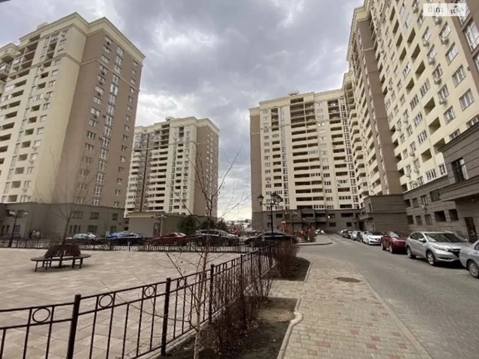 Продается 3-комнатная квартира 82 кв. м в Одессе, ул. Академика Воробьёва, 1 - фото 1