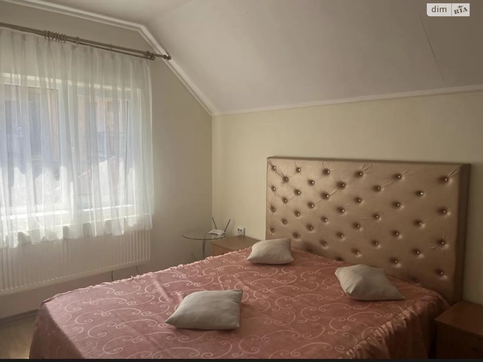 Здається в оренду 1-кімнатна квартира 42 кв. м у Ужгороді, цена: 300 $