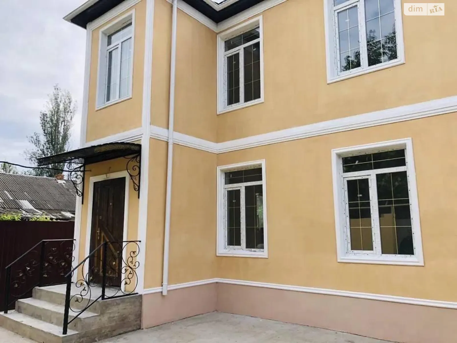 Продається будинок 2 поверховий 150 кв. м з верандою, цена: 115000 $