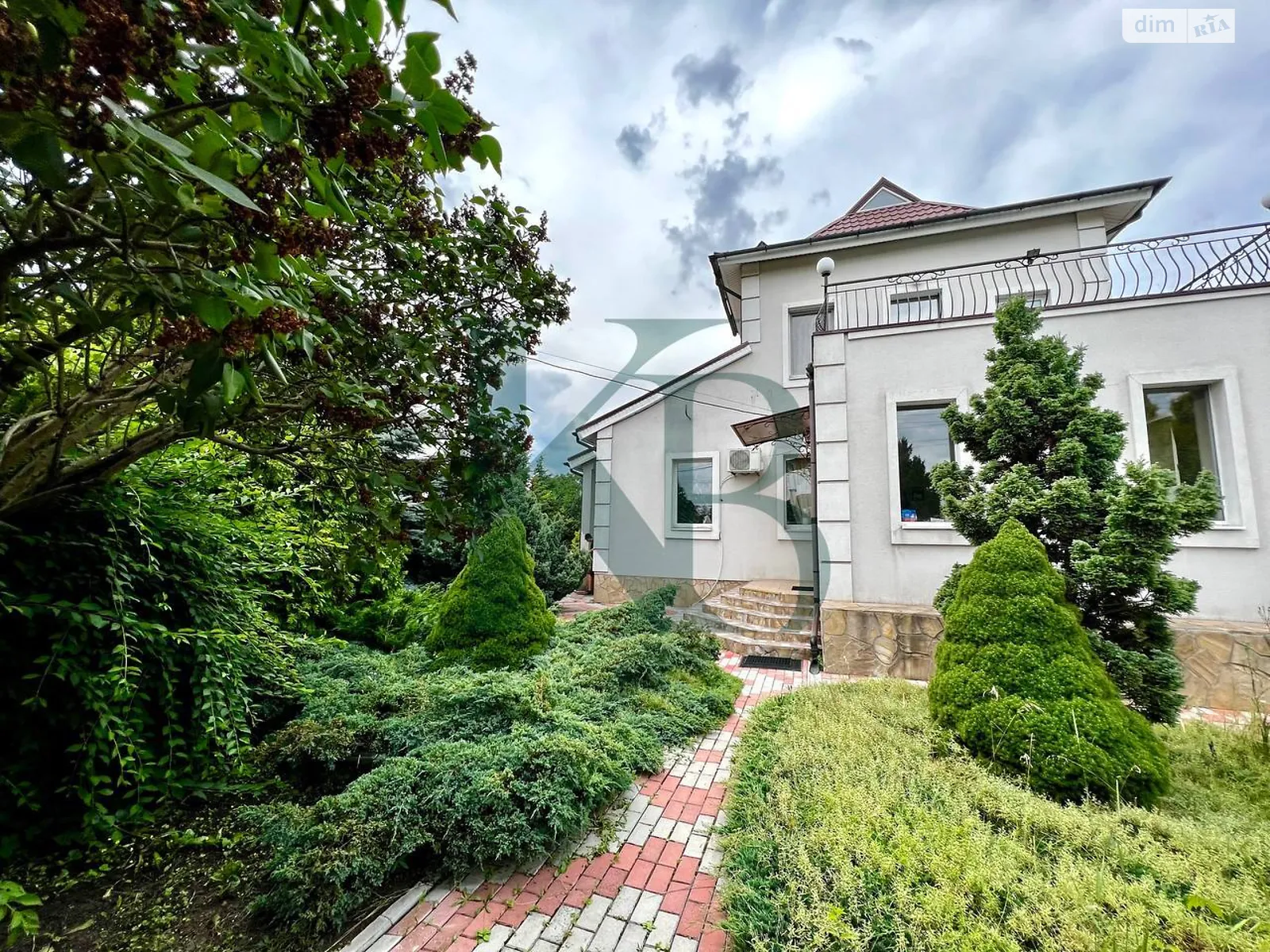 Продається будинок 2 поверховий 329 кв. м з садом, цена: 270000 $