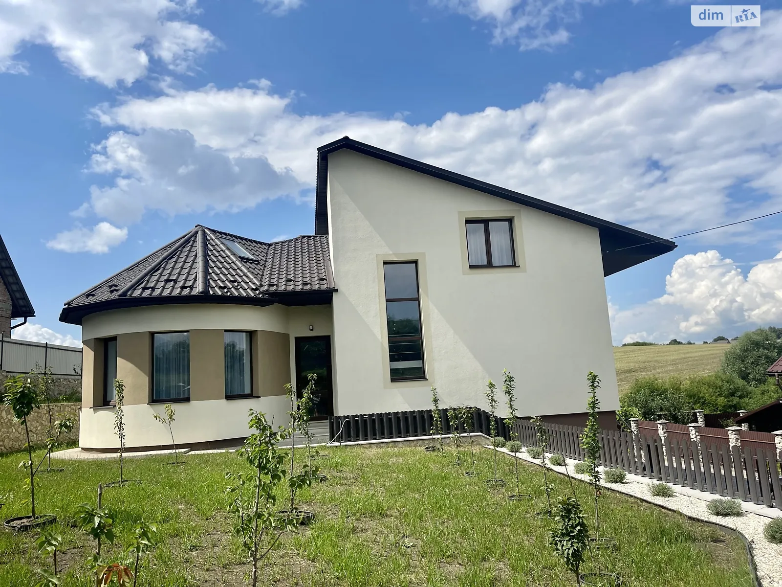 Продається будинок 2 поверховий 250 кв. м з каміном, цена: 172000 $