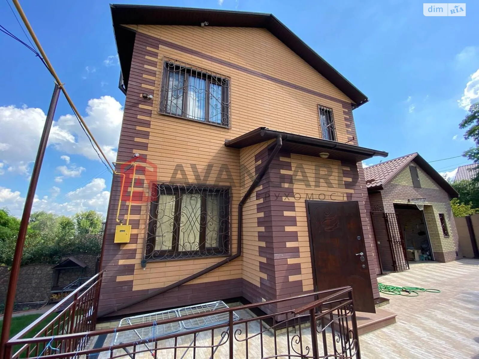 Продается дом на 2 этажа 202 кв. м с балконом, цена: 250000 $ - фото 1