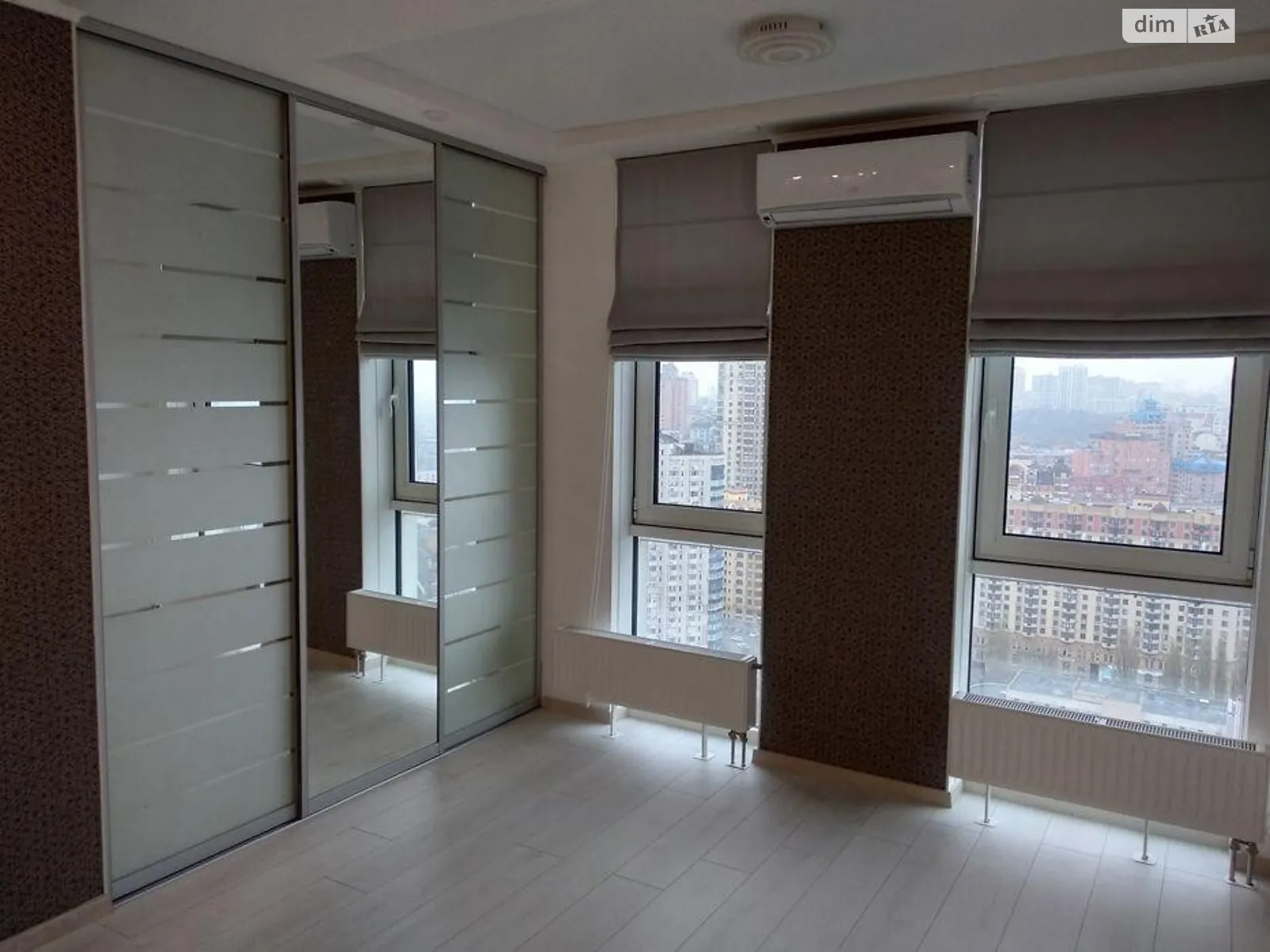 Продается 1-комнатная квартира 59 кв. м в Киеве, ул. Ростиславська(Маршала Рыбалко), 5Б