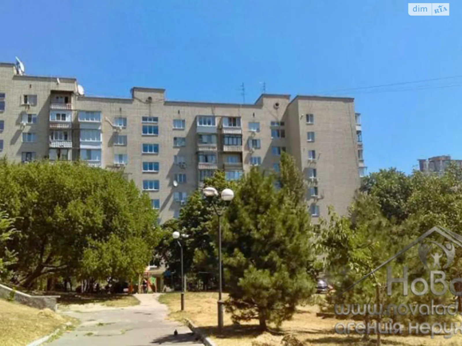 Продается 1-комнатная квартира 44 кв. м в Киеве, ул. Предславинская, 38 - фото 1