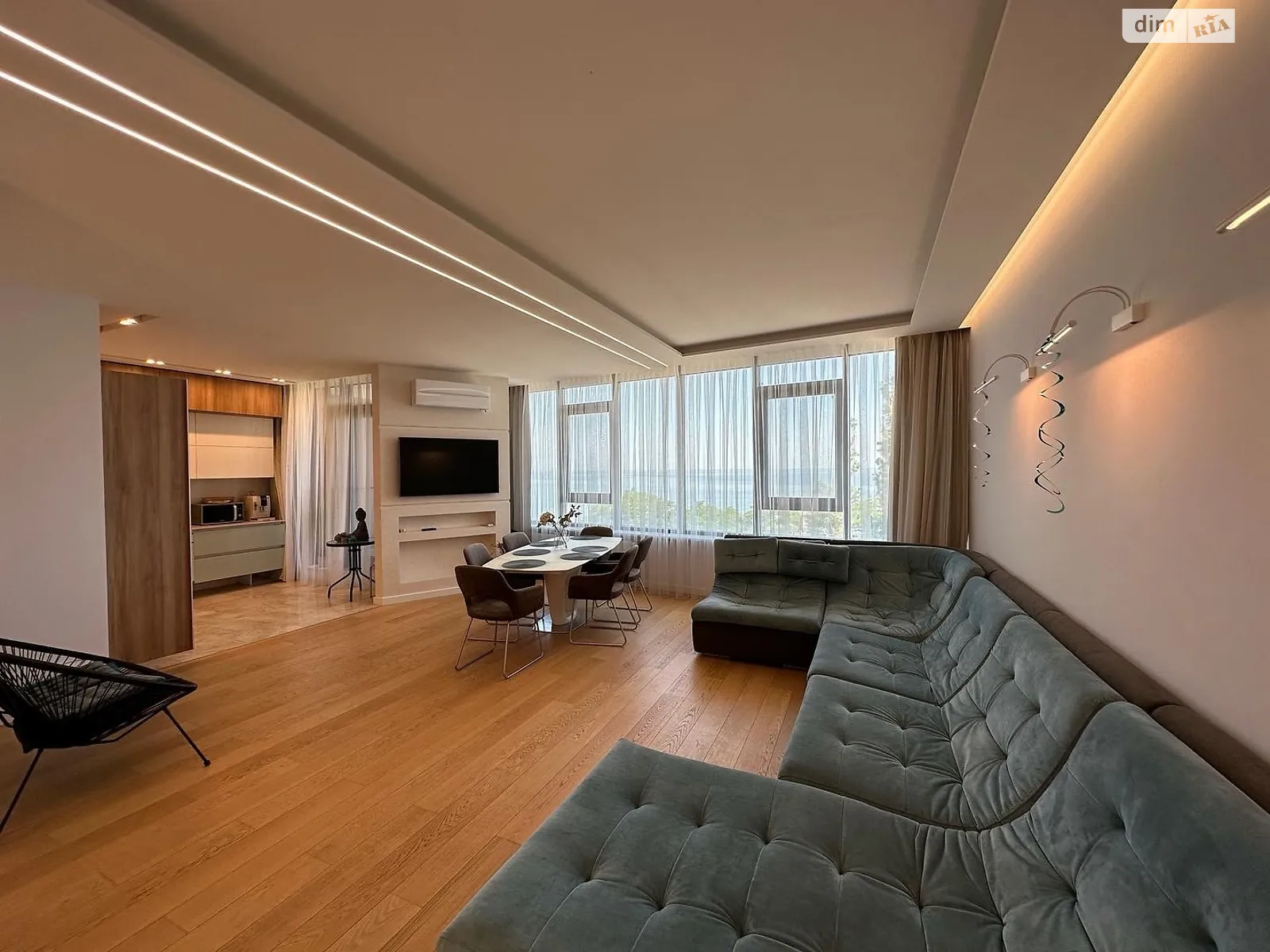 Продается 3-комнатная квартира 143 кв. м в Одессе, цена: 320000 $