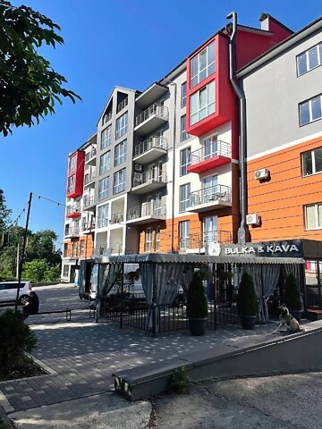 Продается 2-комнатная квартира 83.6 кв. м в Черновцах, ул. Подковы Ивана