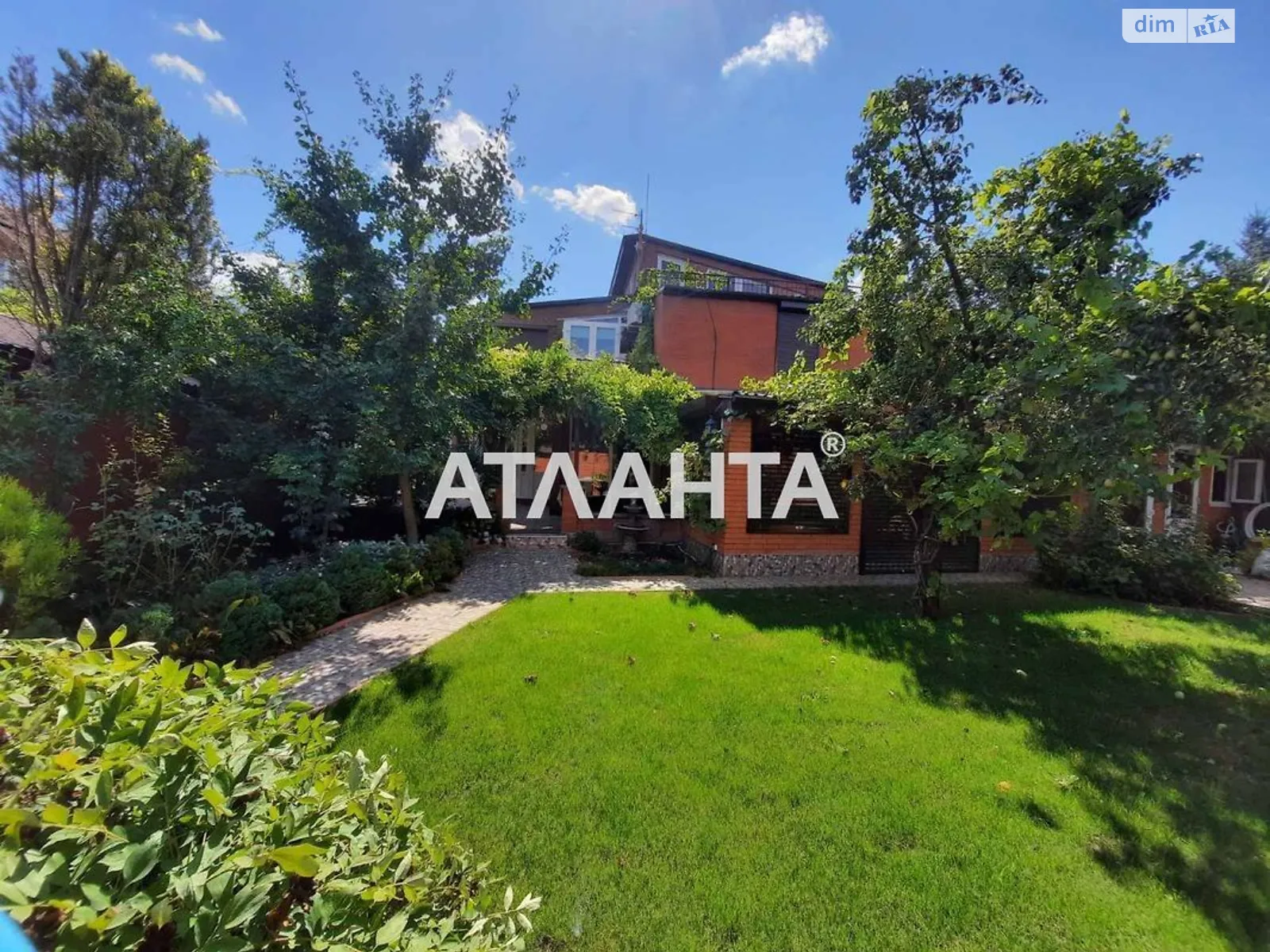 Продается дом на 3 этажа 272 кв. м с террасой, цена: 155000 $ - фото 1