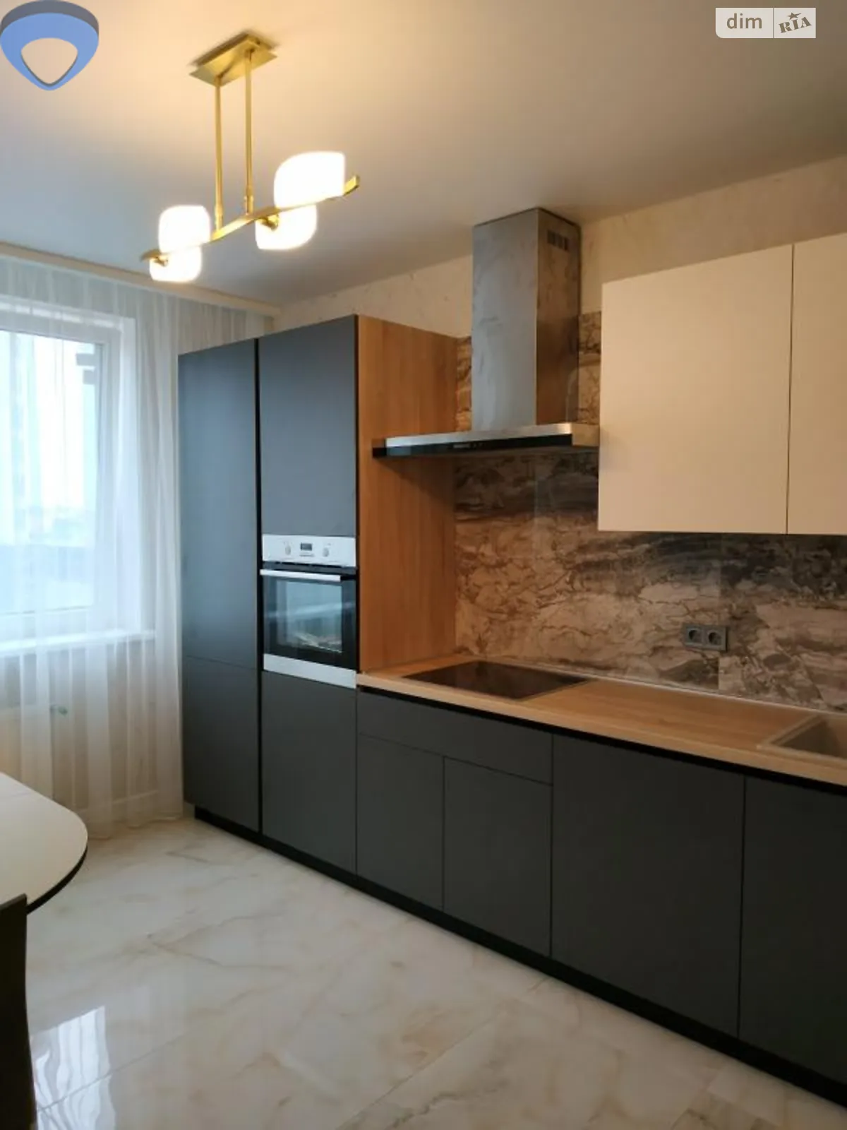 Продается 1-комнатная квартира 45 кв. м в Одессе, ул. Жемчужная, 1Б - фото 1