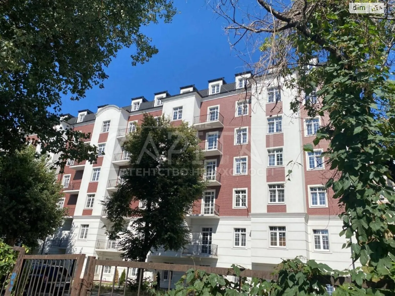 Продается 3-комнатная квартира 97.2 кв. м в Киеве, ул. Григория Кочура(Александра Пироговского)