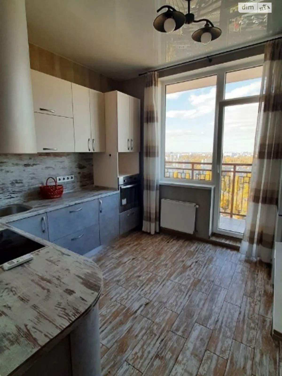 Продается 1-комнатная квартира 45 кв. м в Одессе, ул. Люстдорфская дорога