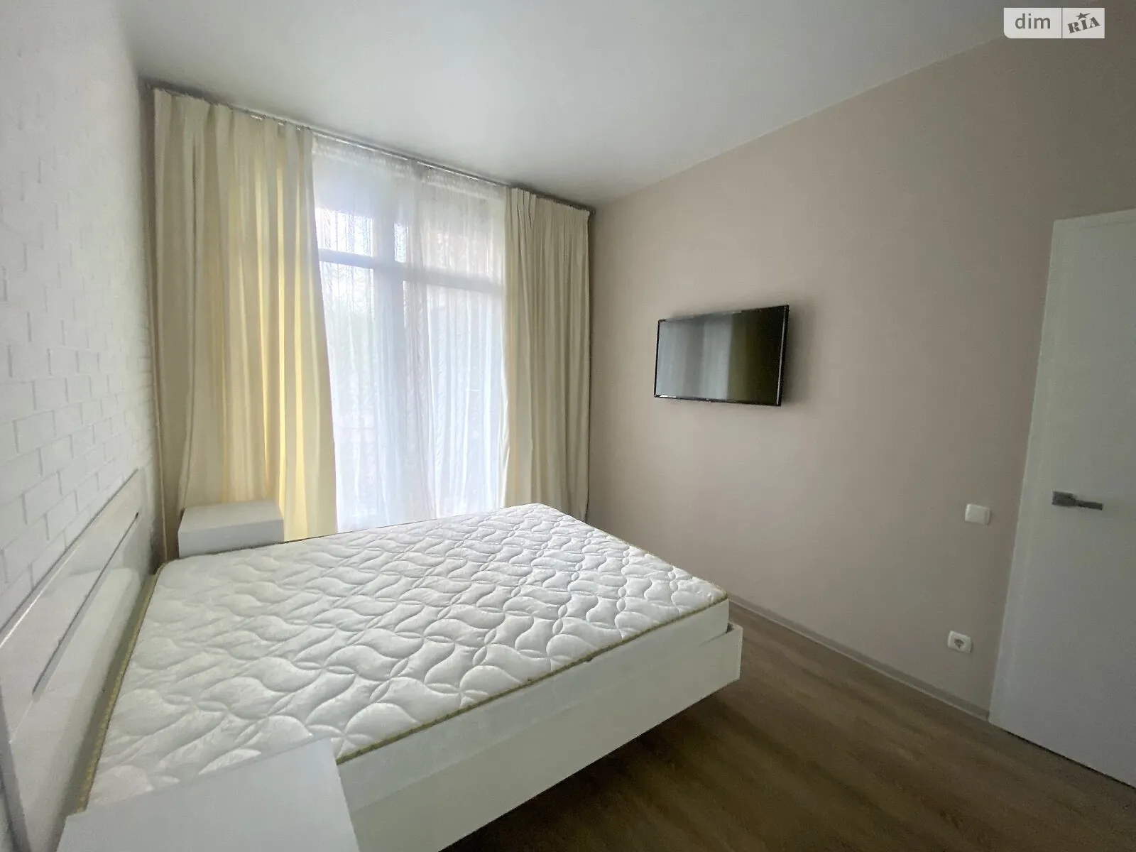 Продается 1-комнатная квартира 32 кв. м в Одессе, ул. Гераневая, 8 - фото 1