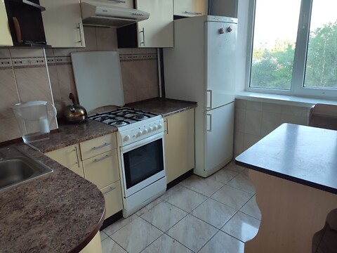 Продается 2-комнатная квартира 49 кв. м в Луцке, ул. Бенделиани
