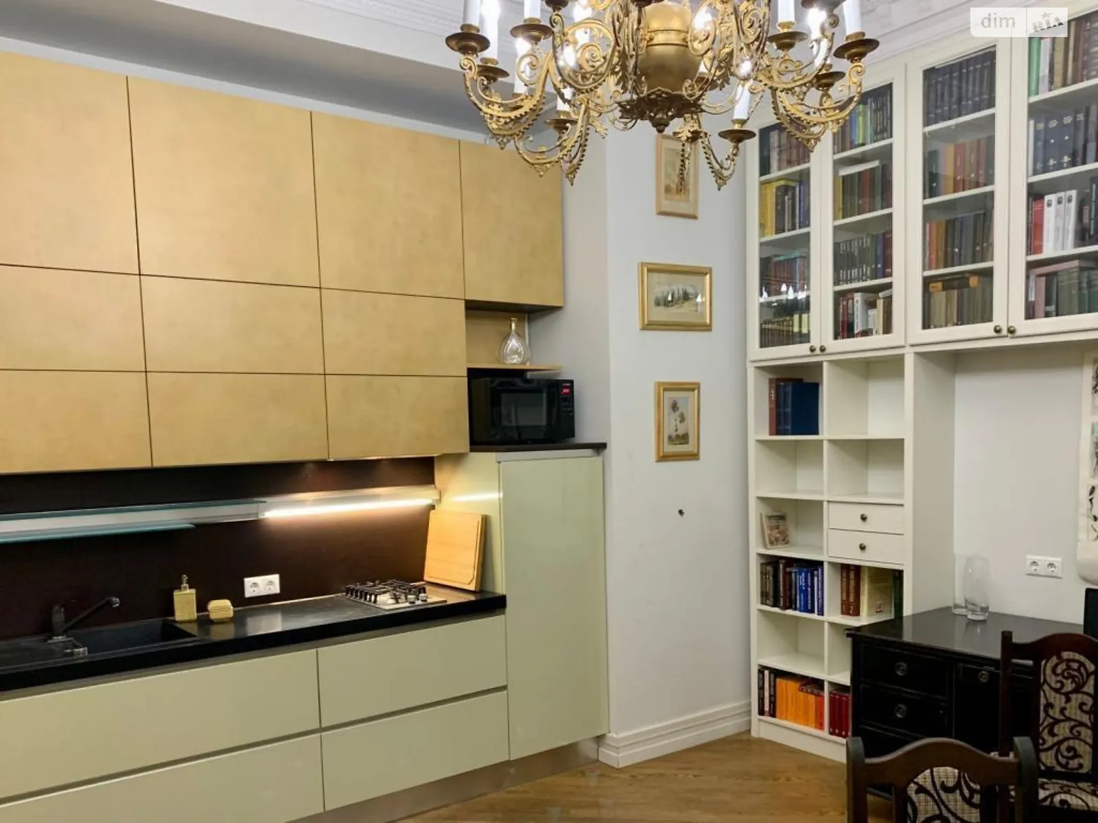 Продается 2-комнатная квартира 46 кв. м в Киеве, ул. Богдана Хмельницкого, 50 - фото 1