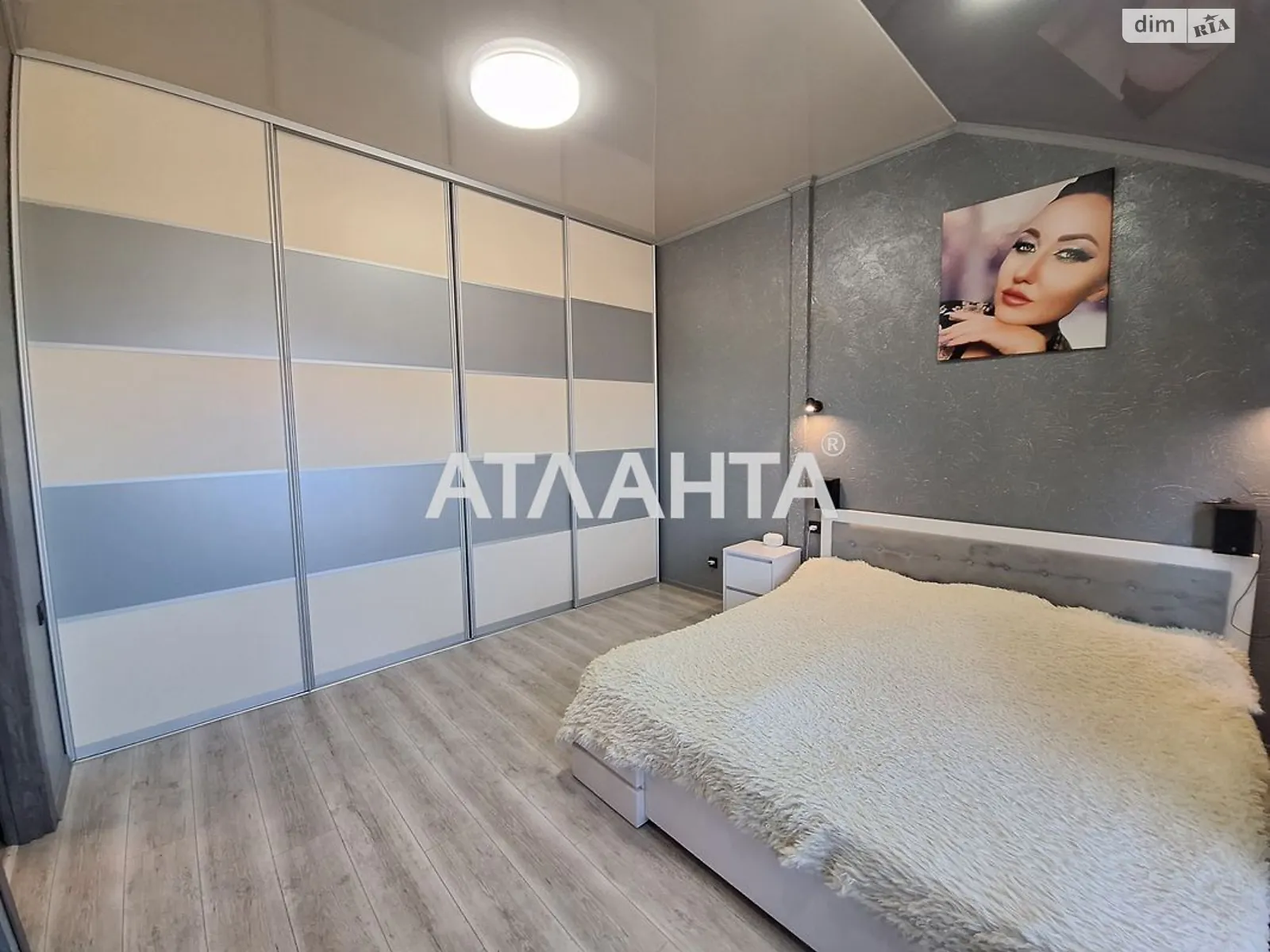 Продается 1-комнатная квартира 44.5 кв. м в Великодолинском, ул. Мариинская