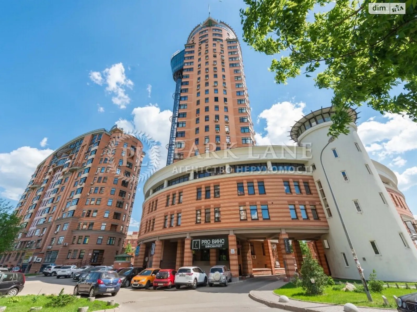 Продается 2-комнатная квартира 114 кв. м в Киеве, бул. Леси Украинки, 23