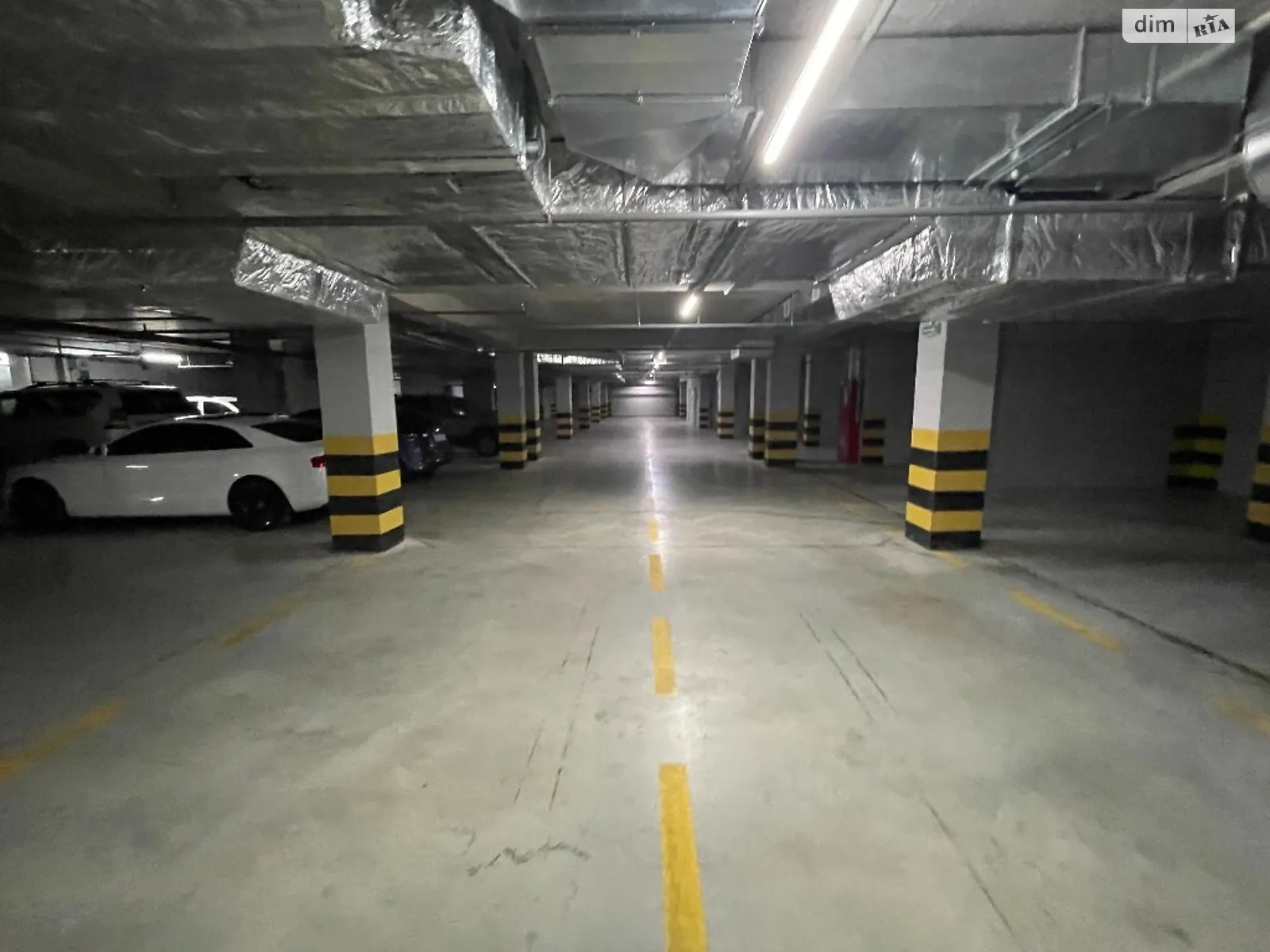 Продается подземный паркинг под легковое авто на 19 кв. м, цена: 20000 $