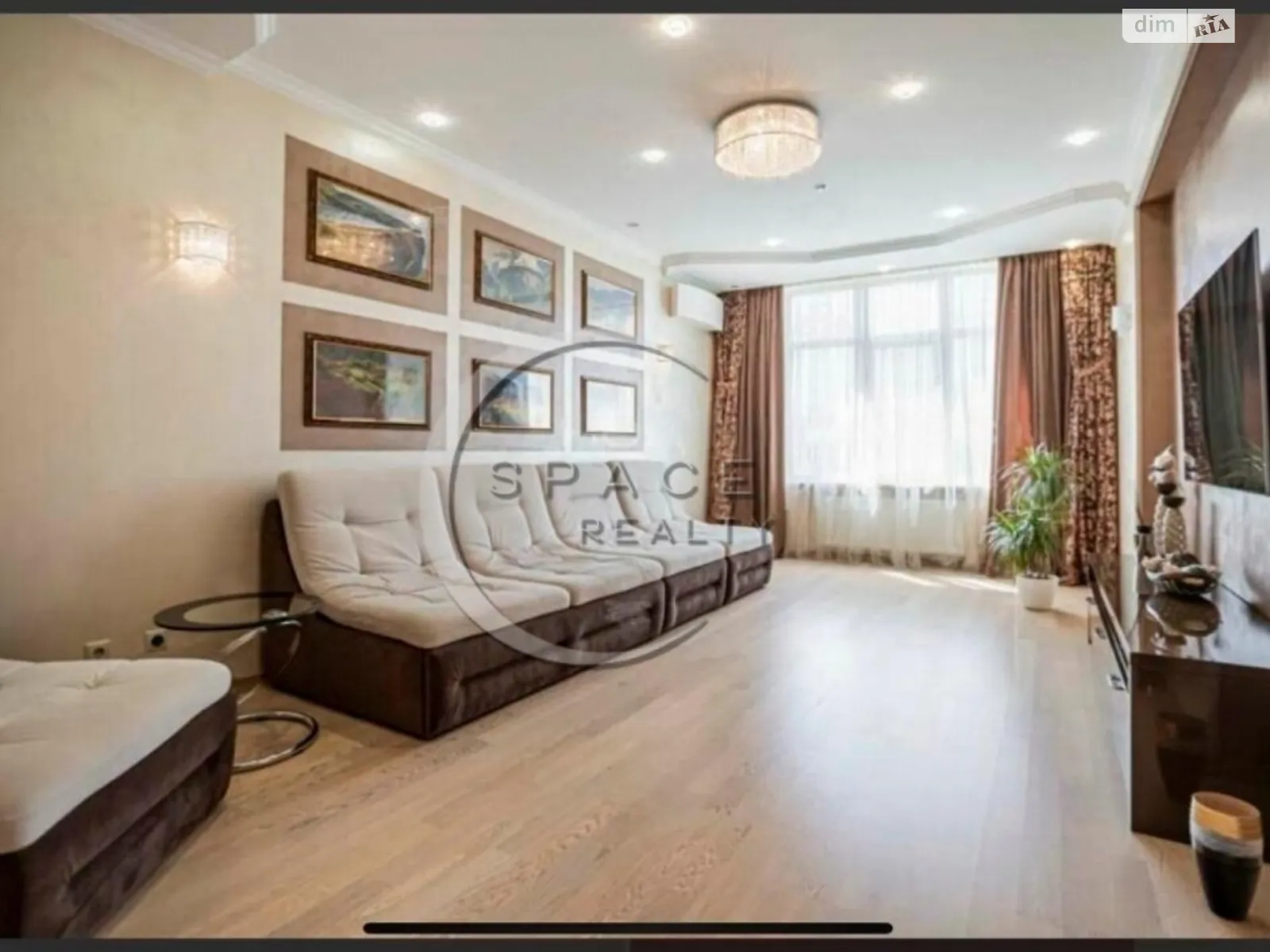 Продается 3-комнатная квартира 114 кв. м в Киеве, ул. Андрея Верхогляда(Драгомирова), 16 - фото 1