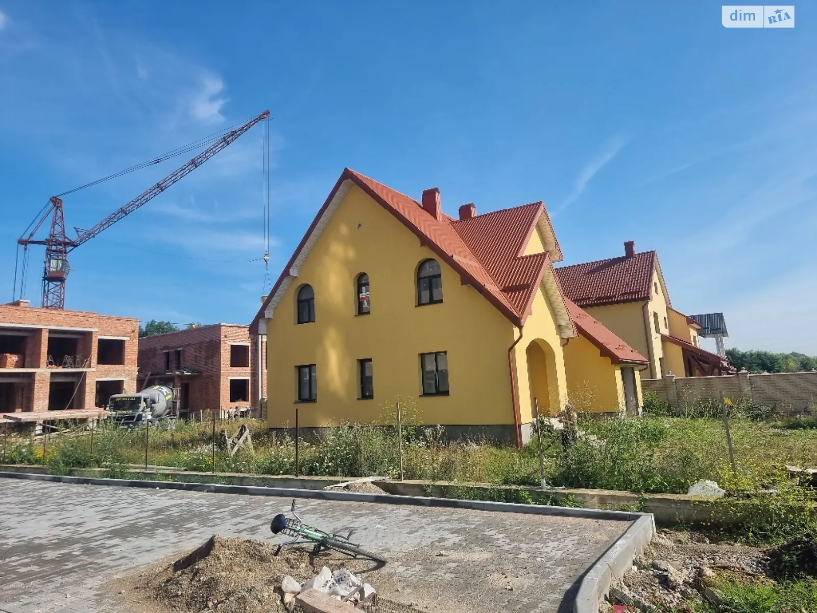 Продается дом на 2 этажа 170 кв. м с камином, цена: 81900 $ - фото 1