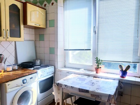 Продается 2-комнатная квартира 46 кв. м в Харькове, ул. Ахсарова