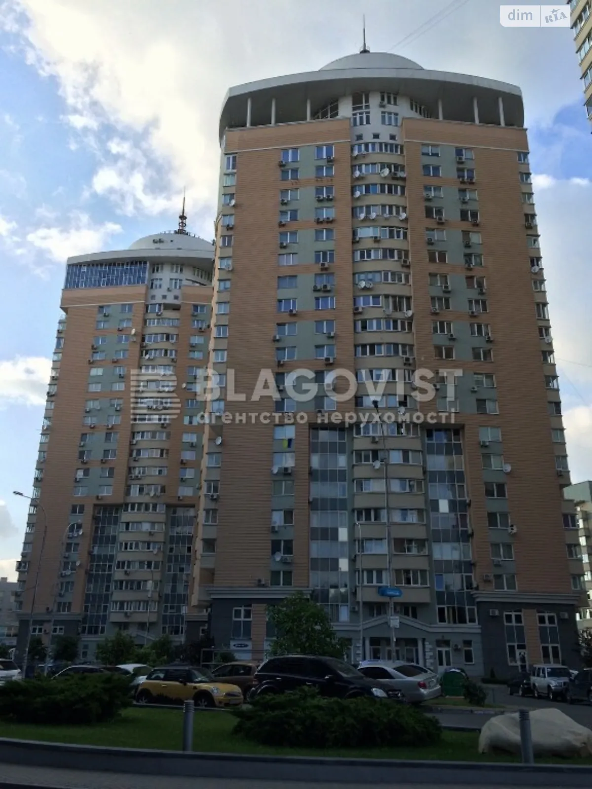 Продается 3-комнатная квартира 107 кв. м в Киеве, ул. Раисы Окипной, 10А - фото 1