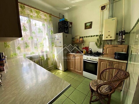 Продается 3-комнатная квартира 65 кв. м в Кривом Роге, ул. Димитрова