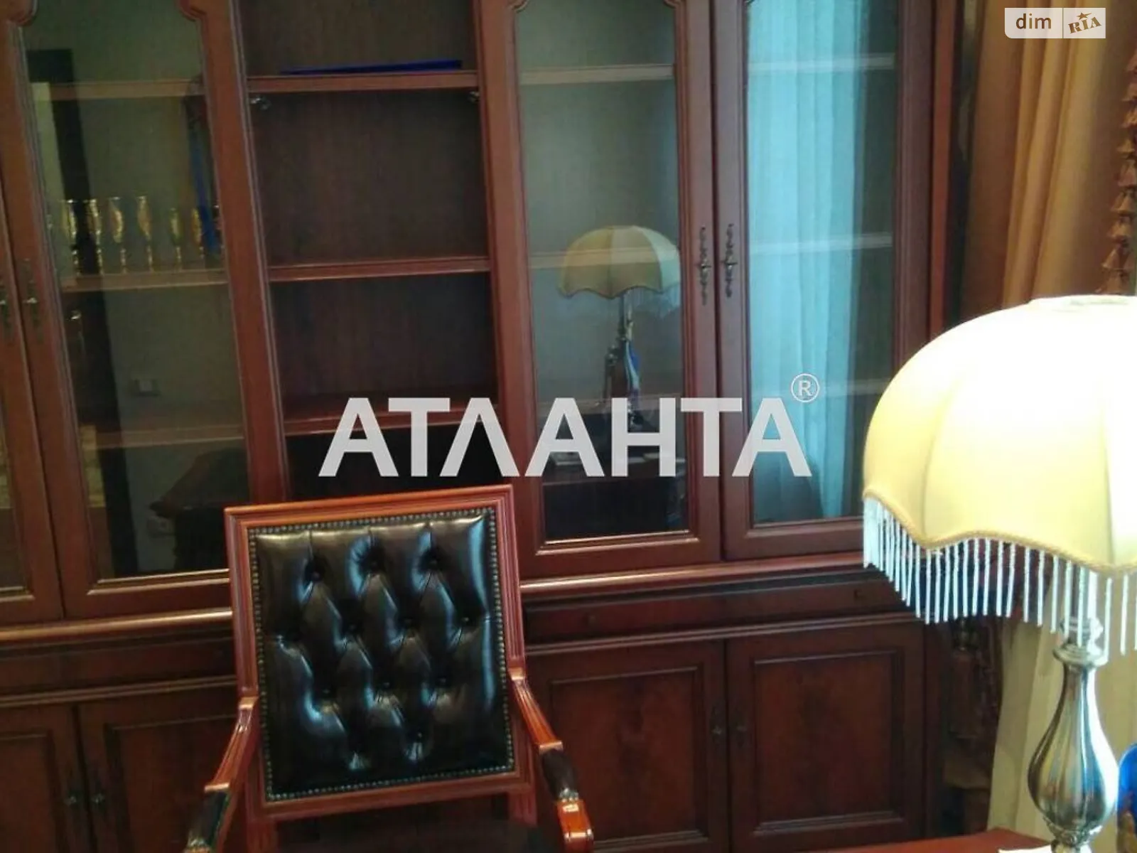 Продается 3-комнатная квартира 93 кв. м в Одессе, ул. Екатерининская