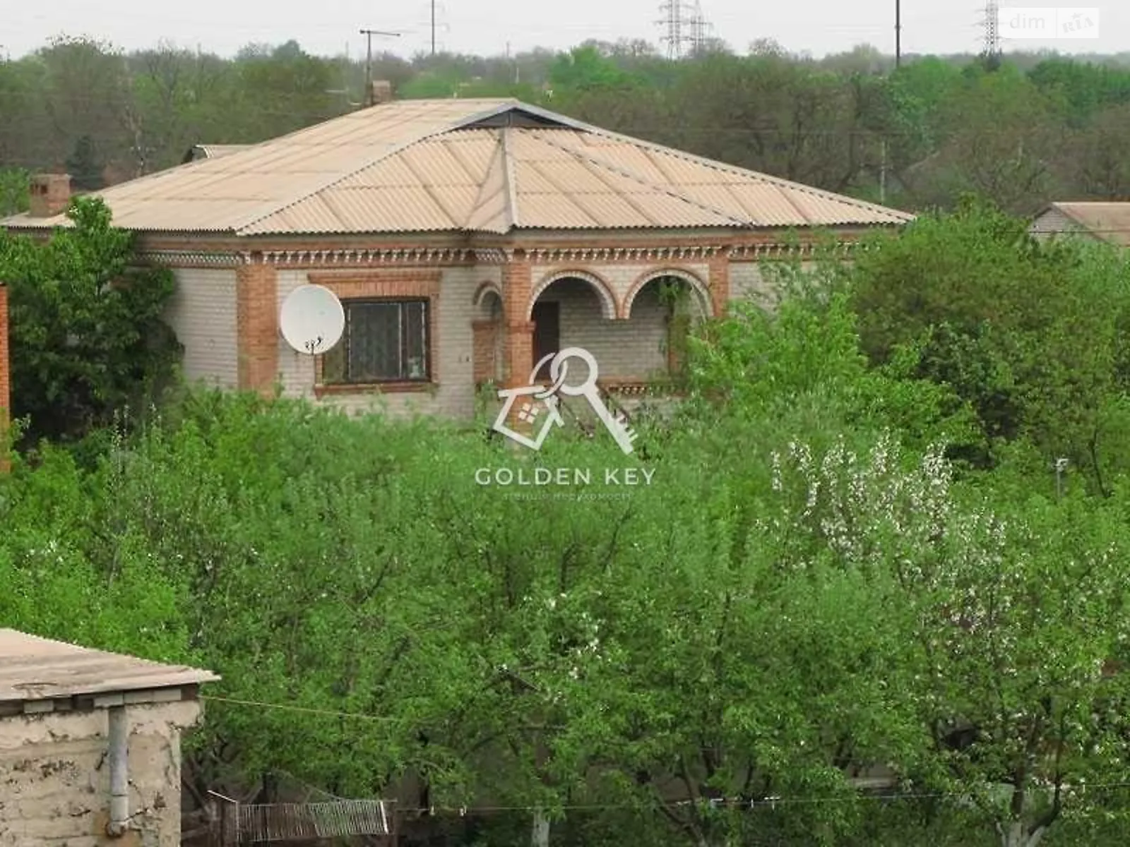 Продается дом на 2 этажа 250 кв. м с гаражом, цена: 63000 $ - фото 1