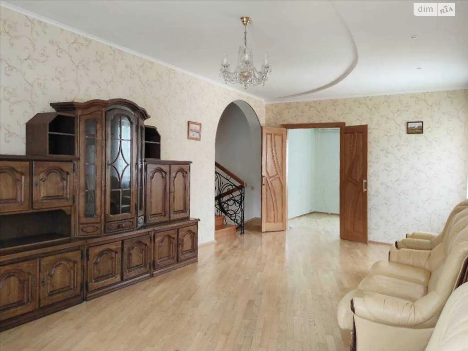 Продается дом на 3 этажа 314 кв. м с камином, цена: 207000 $ - фото 1