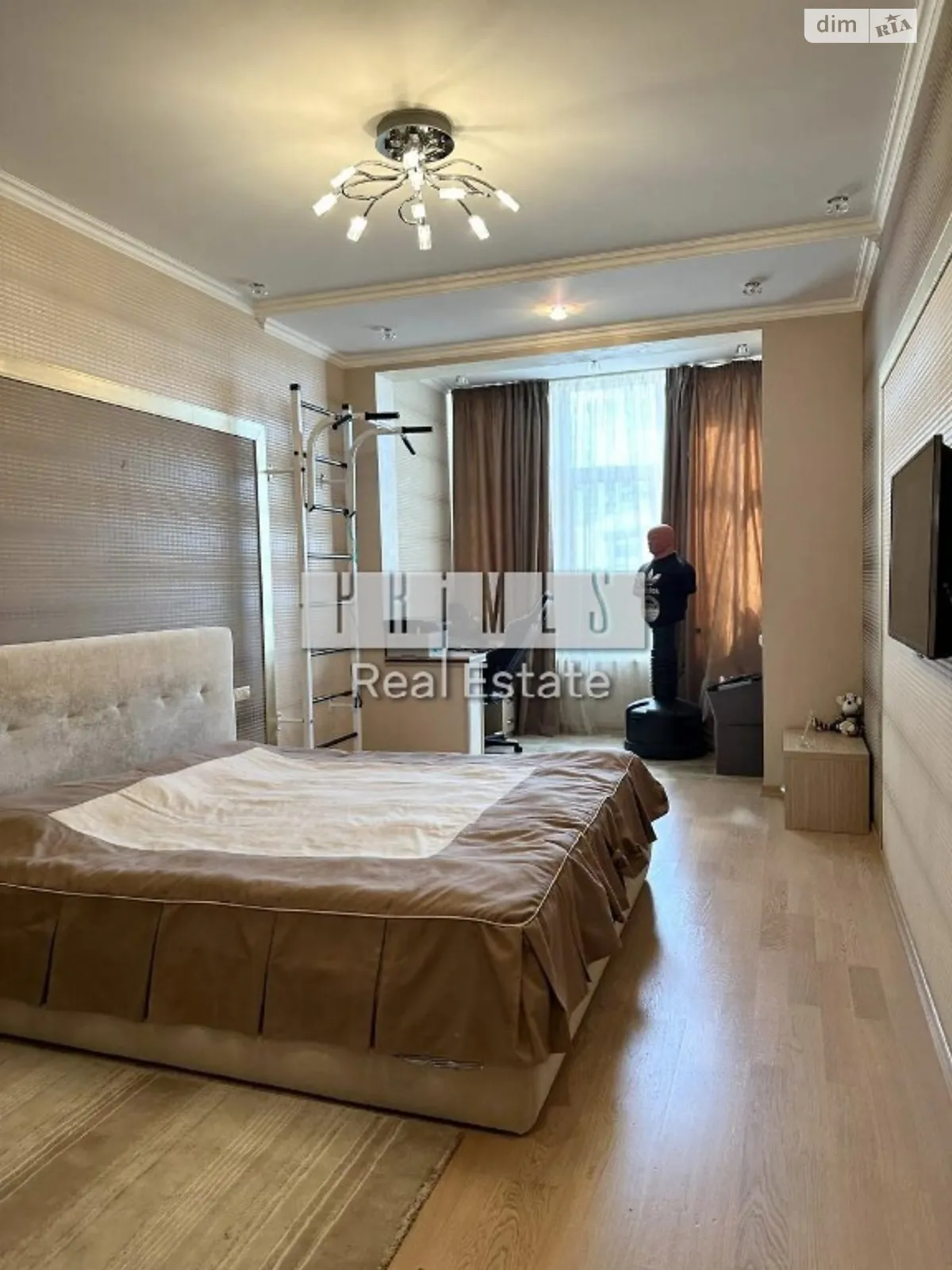 Продается 3-комнатная квартира 111 кв. м в Киеве, ул. Андрея Верхогляда(Драгомирова), 1-20А