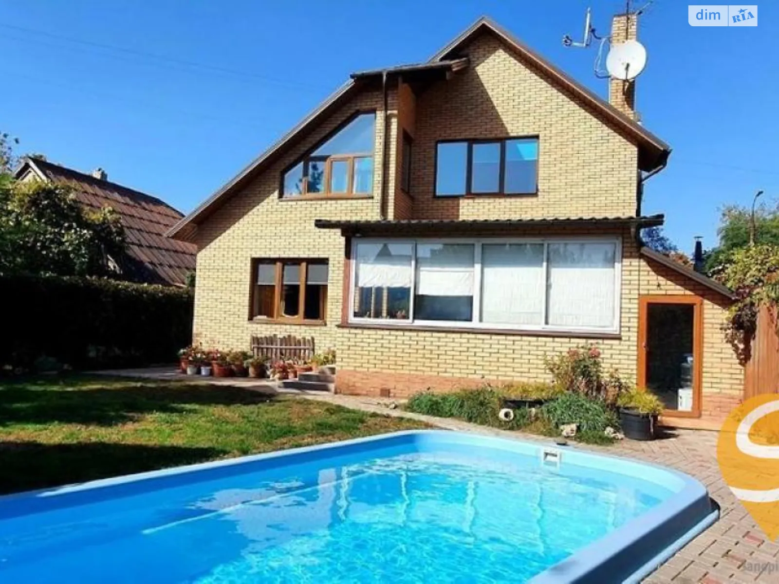 Продается дом на 2 этажа 197 кв. м с бассейном, цена: 200000 $ - фото 1