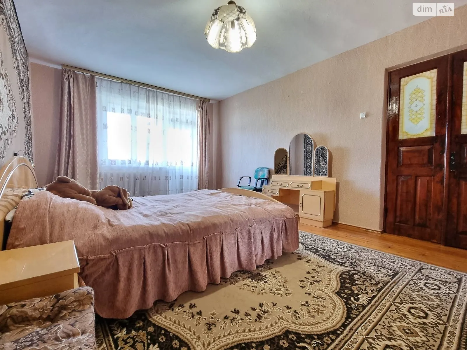 Продается дом на 2 этажа 312 кв. м с камином, цена: 130000 $ - фото 1