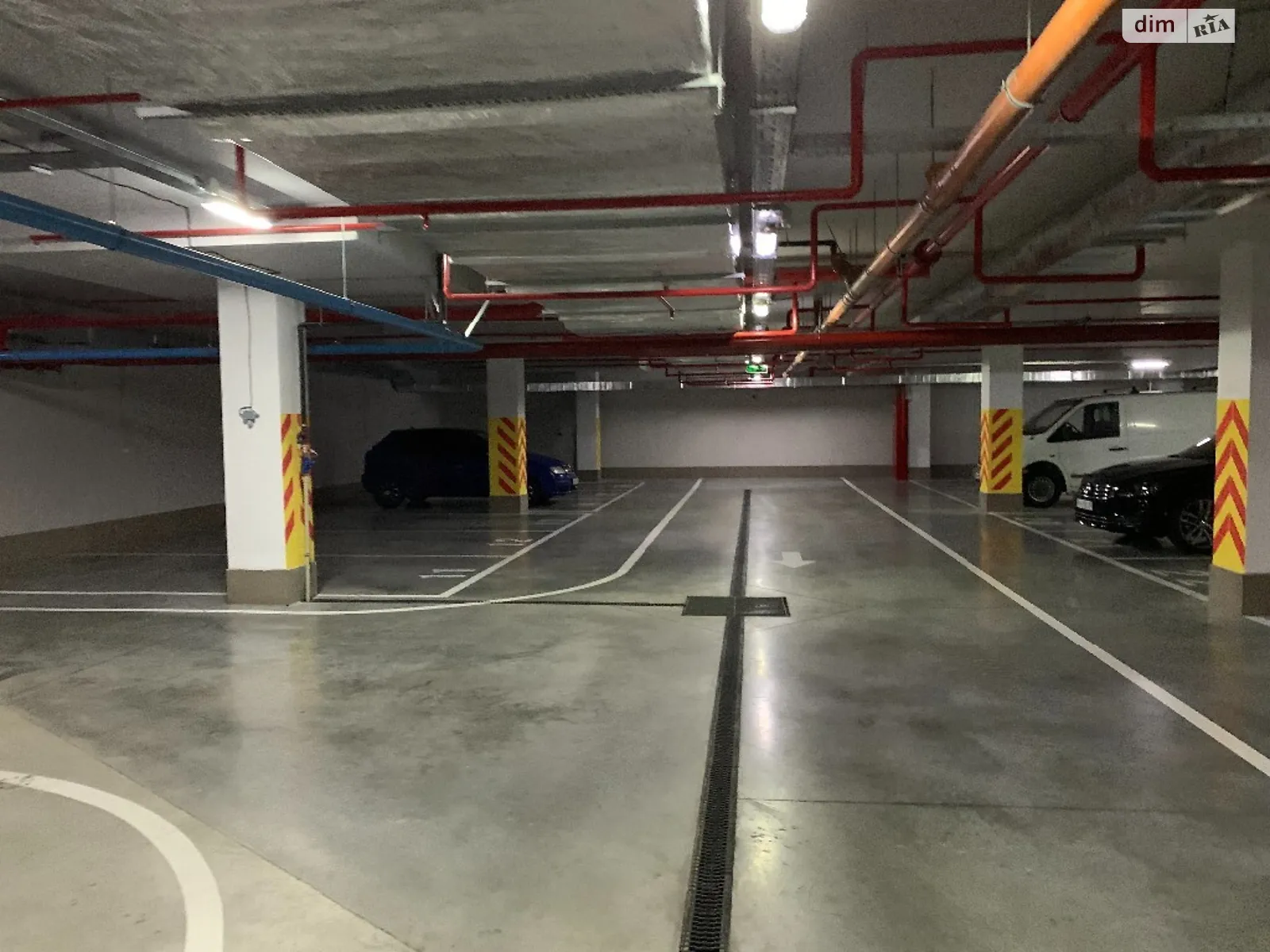 Продается подземный паркинг универсальный на 18 кв. м, цена: 24500 $