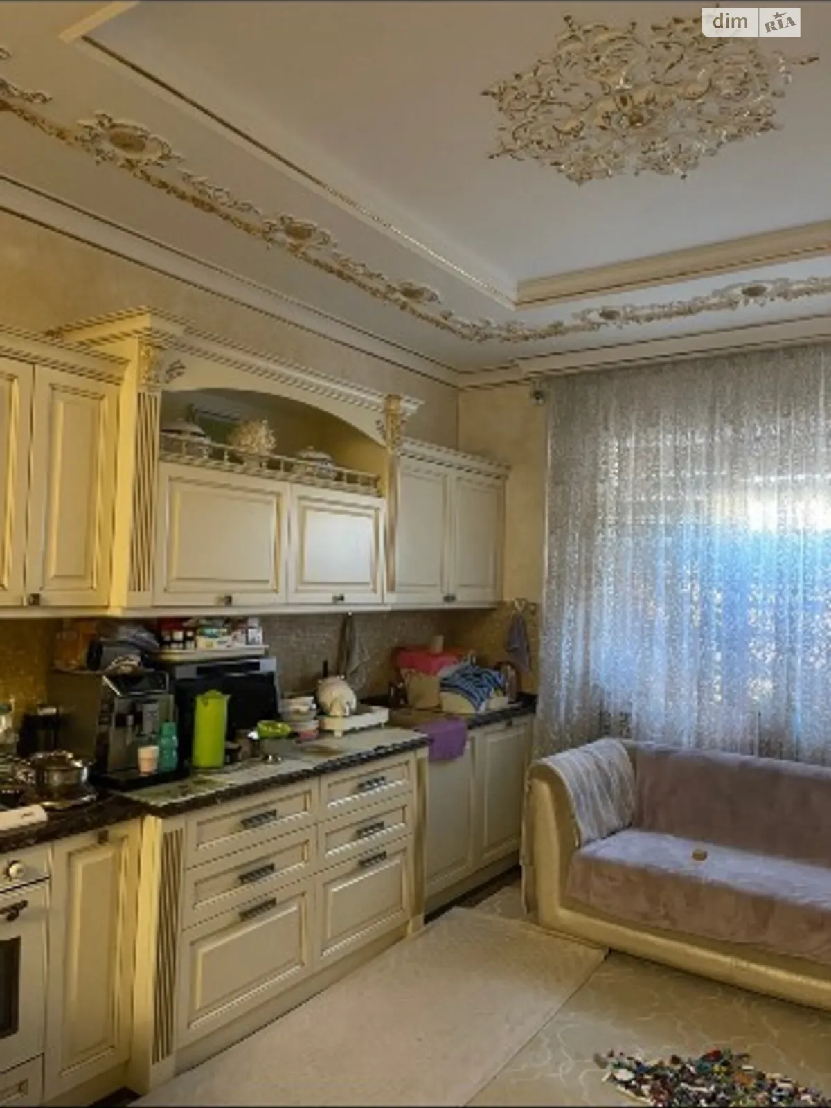 Продается дом на 3 этажа 280 кв. м с гаражом, цена: 580000 $ - фото 1