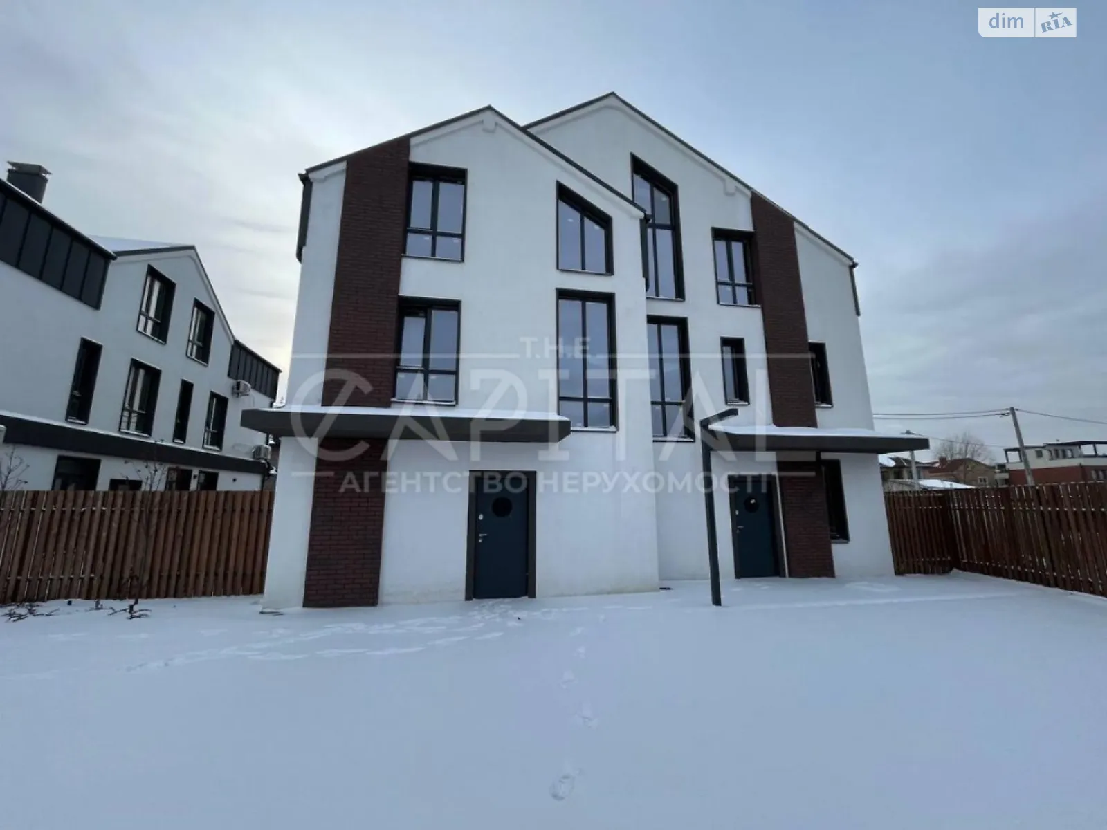 Продается дом на 3 этажа 109 кв. м с террасой, цена: 101370 $ - фото 1