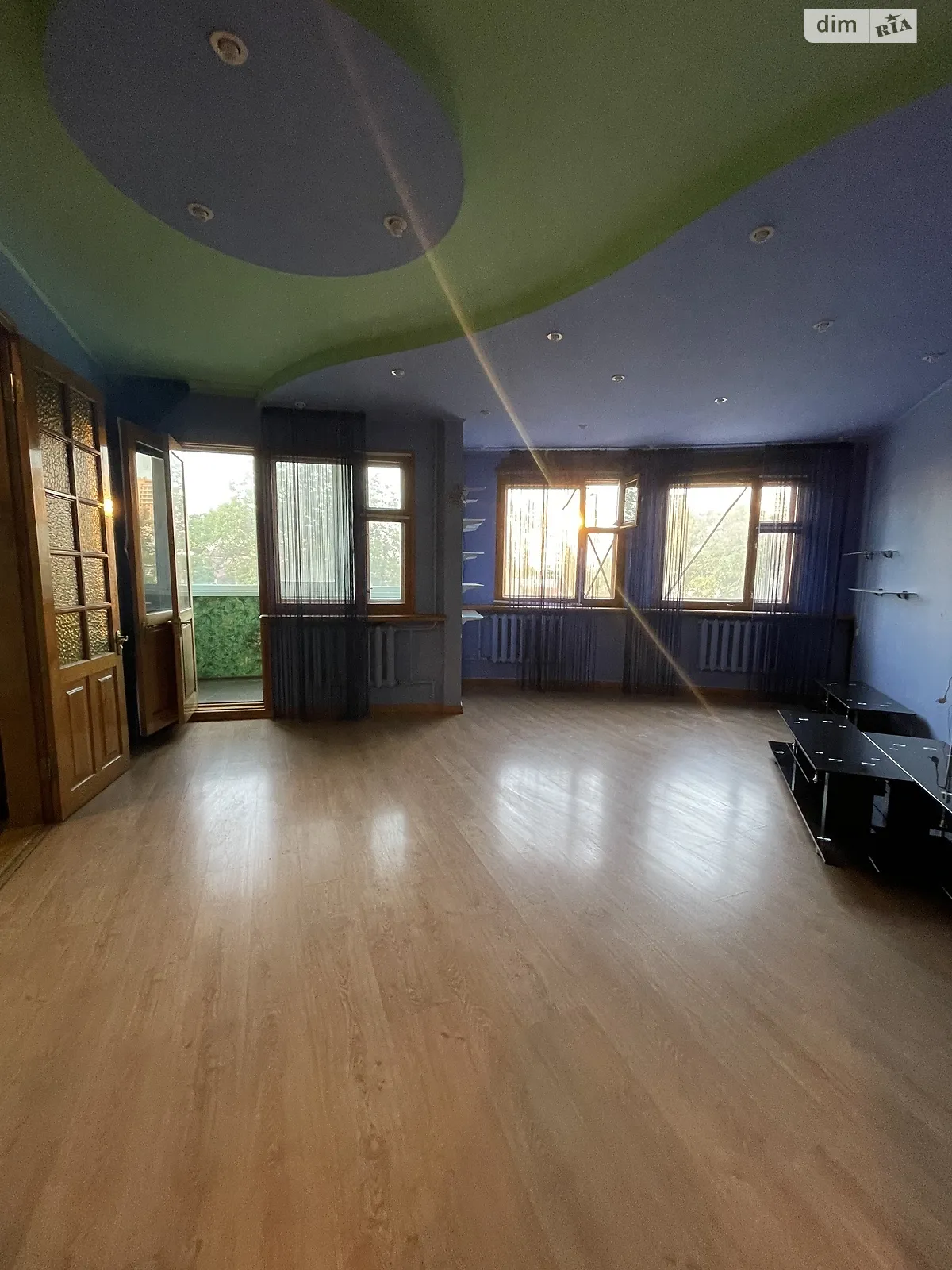 Продается 3-комнатная квартира 125 кв. м в Одессе, цена: 90000 $