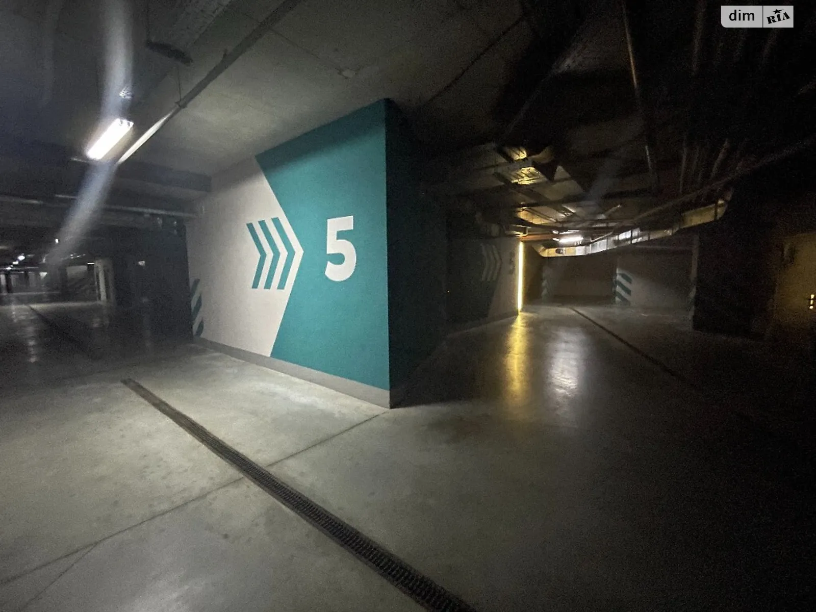 Продается подземный паркинг под легковое авто на 20 кв. м - фото 3