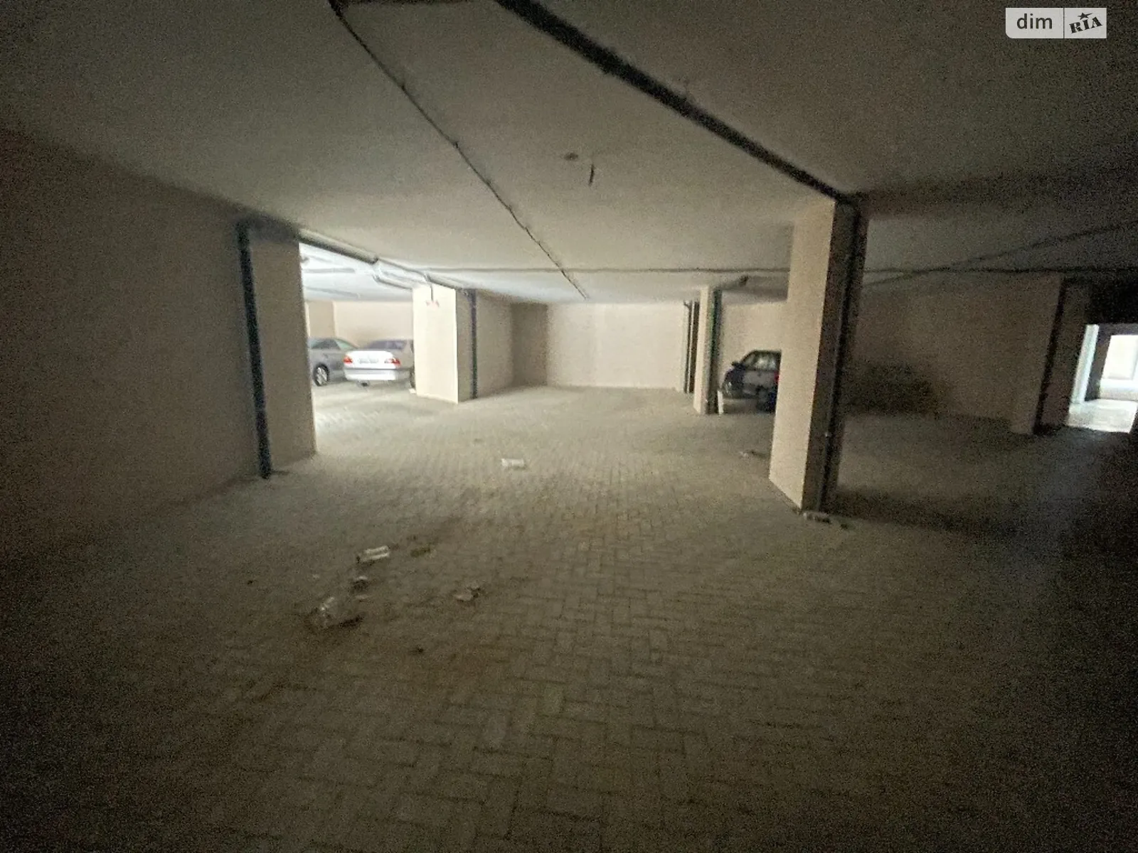 Продается подземный паркинг под легковое авто на 16.96 кв. м - фото 2