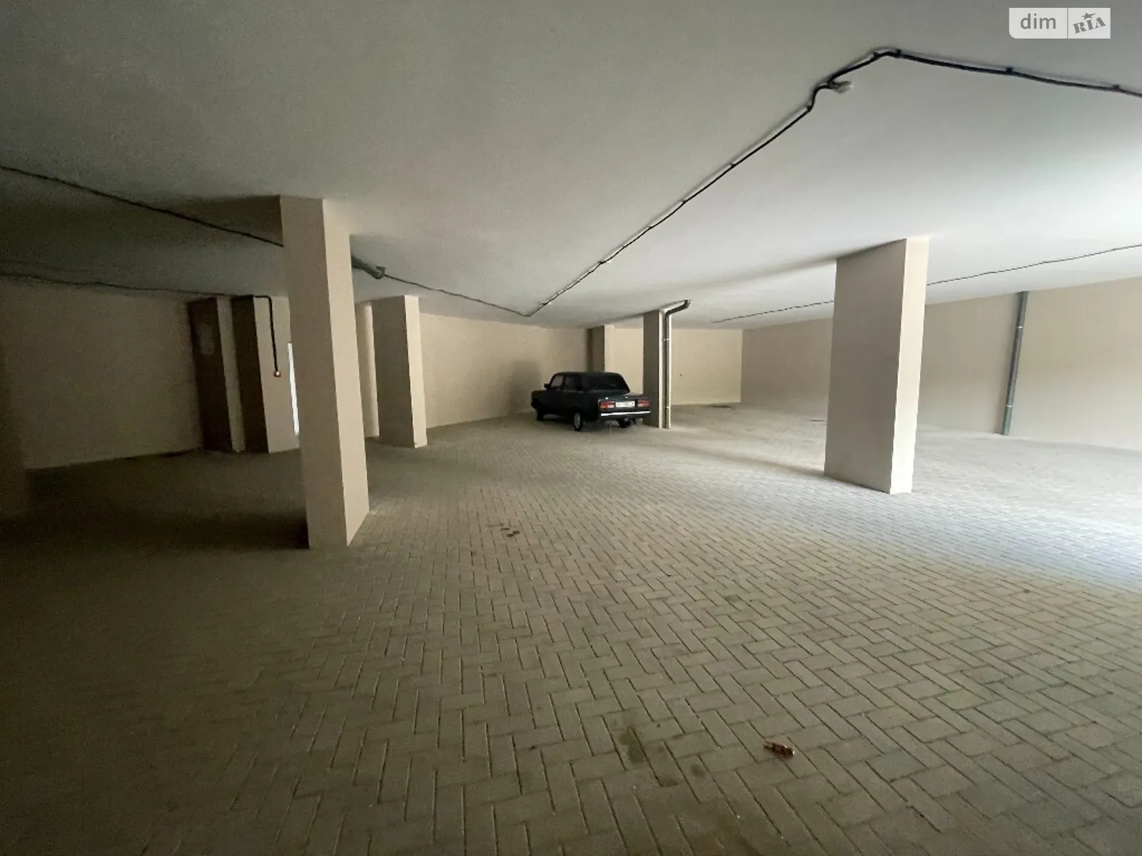 Продается подземный паркинг под легковое авто на 16.96 кв. м - фото 2