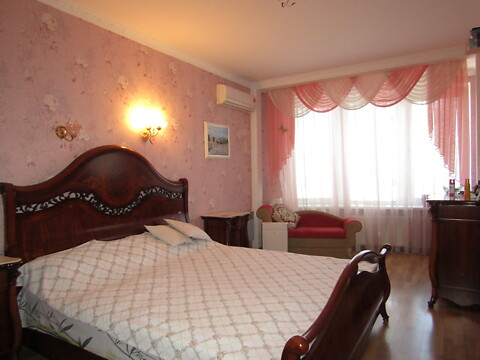 Продается 2-комнатная квартира 80.3 кв. м в Киеве, наб. Днепровская