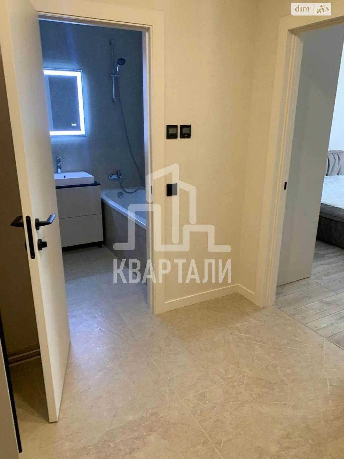 Продается 2-комнатная квартира 50 кв. м в Киеве, пер. Приборный, 10В